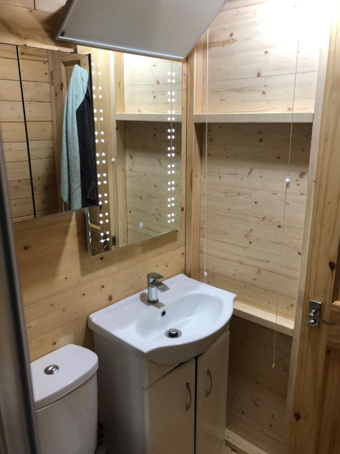 Cosy Garden Log Cabin 솔즈베리 외부 사진