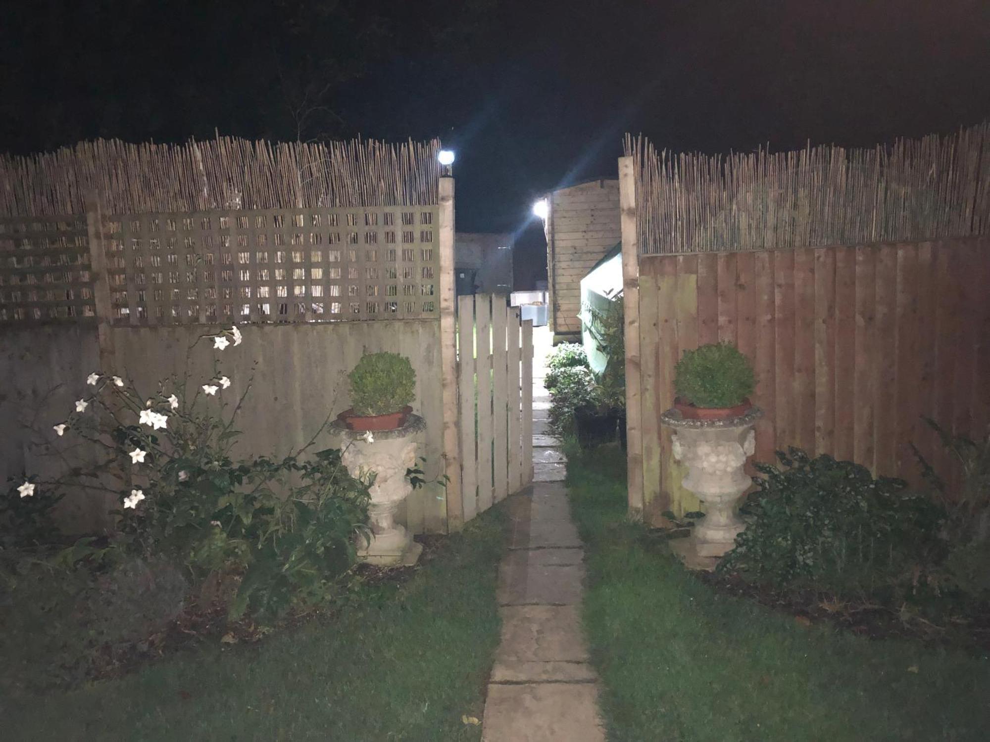 Cosy Garden Log Cabin 솔즈베리 외부 사진