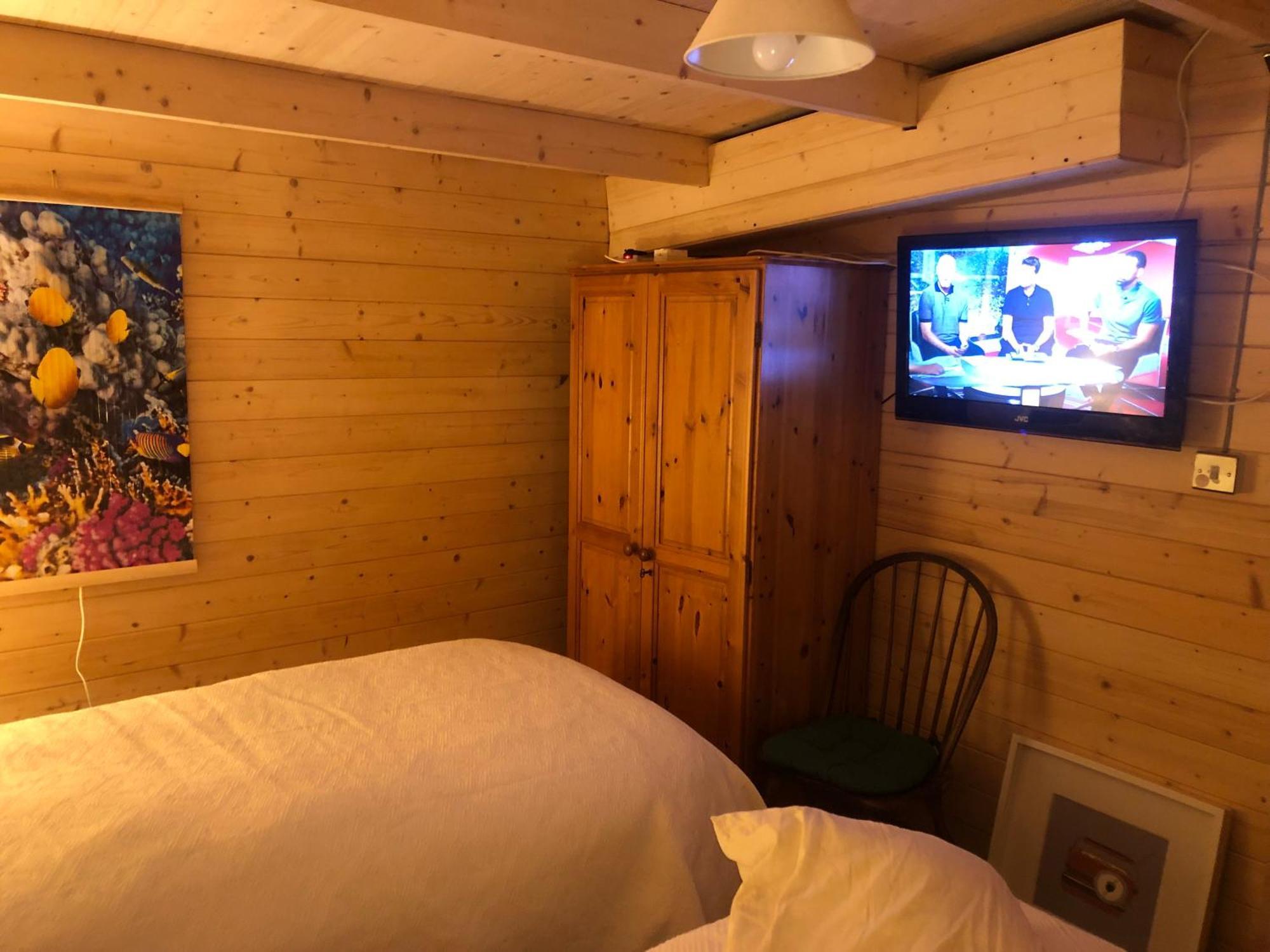 Cosy Garden Log Cabin 솔즈베리 외부 사진