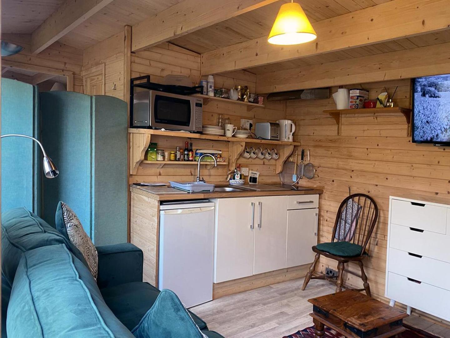 Cosy Garden Log Cabin 솔즈베리 외부 사진